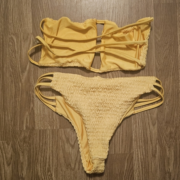 Zaful Vibrant Yellow Bikini Set - Picture 4 of 6